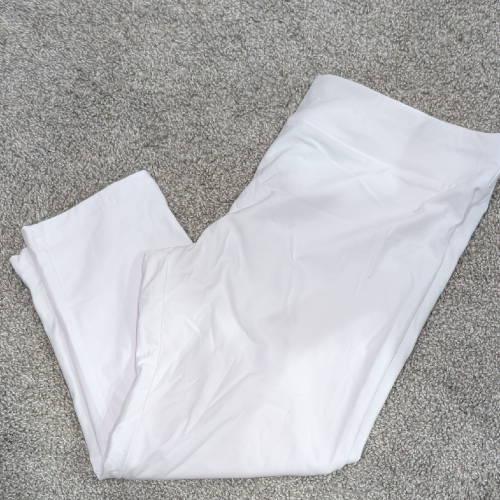 Time and Tru Classic White XXL Capris